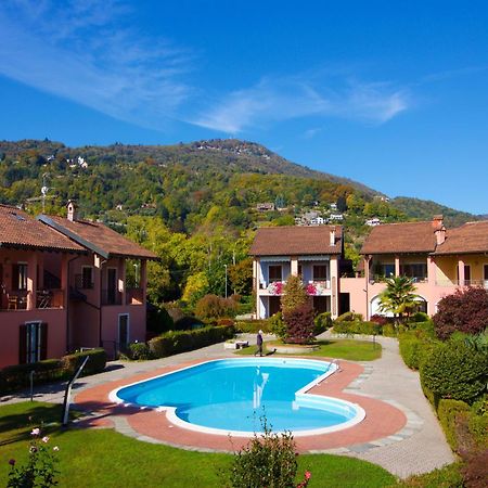 Sunflower Relax Pool And Terrace - Happy Rentals Lesa Extérieur photo